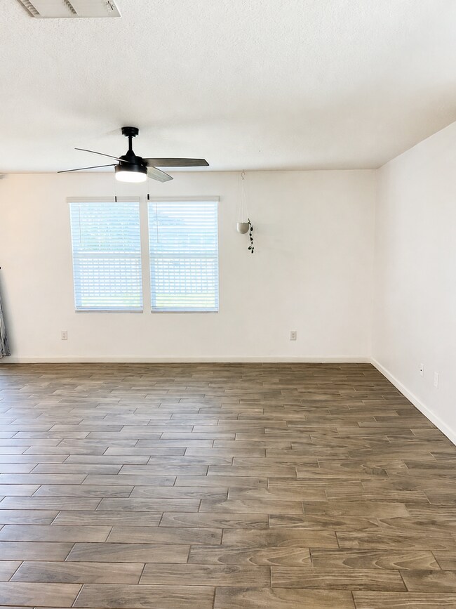 Building Photo - 204 Hayworth Ct