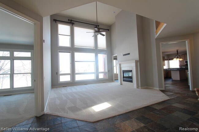 Building Photo - 18547 Clairmont Cir E