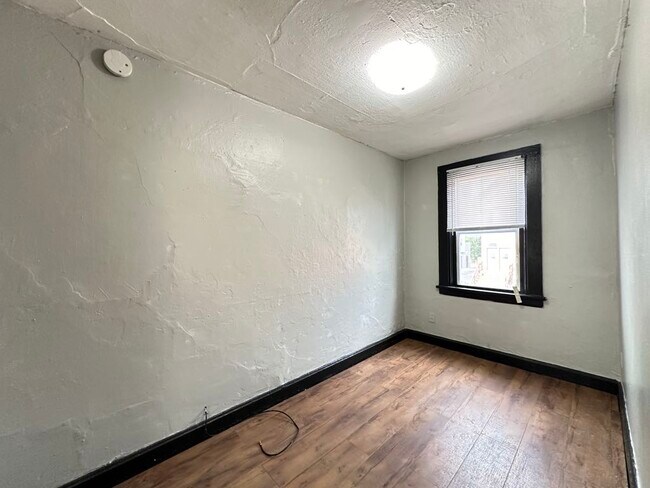 Building Photo - 1514 N Elston Ave