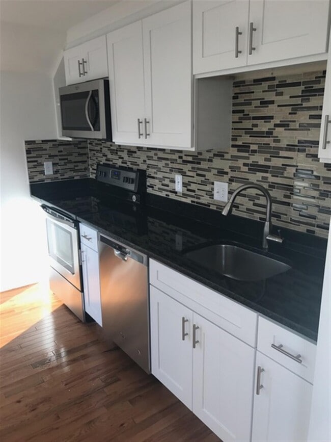 Building Photo - 25 4th St