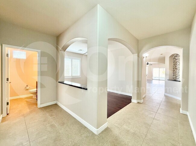 Building Photo - 4010 E Expedition Way