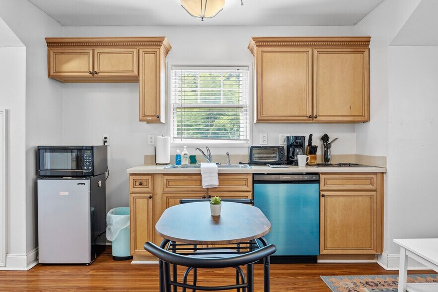 Building Photo - 1267 Atlantic Dr NW