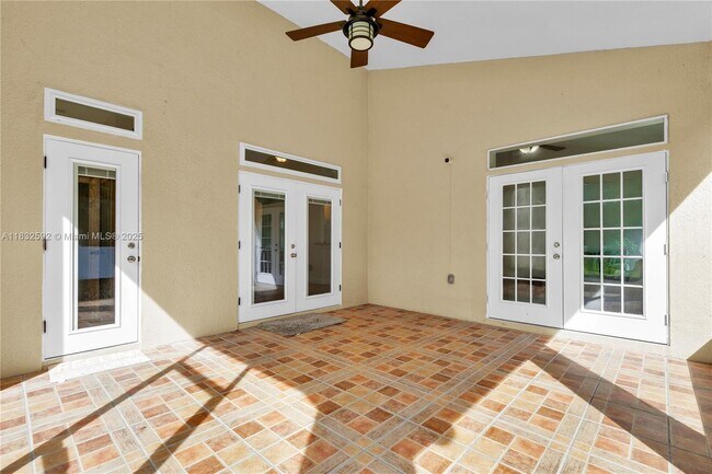 Building Photo - 334 Colony Ct