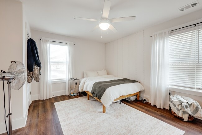 Building Photo - 372 Arch St