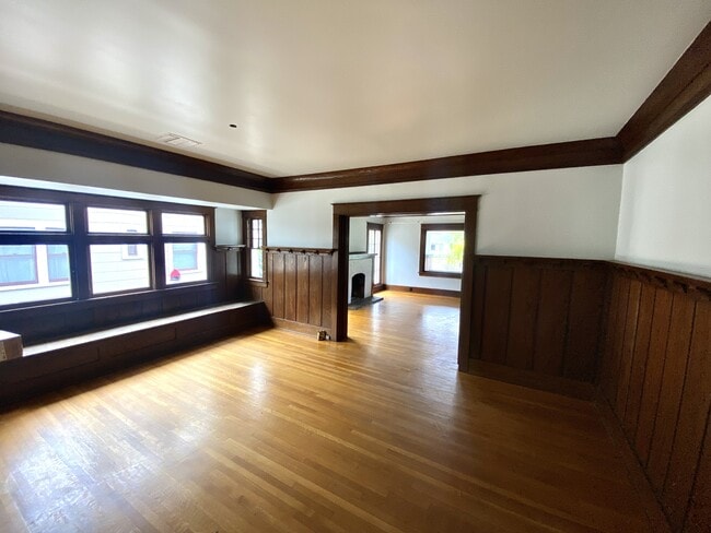 Building Photo - 1132 Stratford Ave