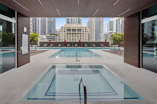 Building Photo - 1080 Brickell Ave