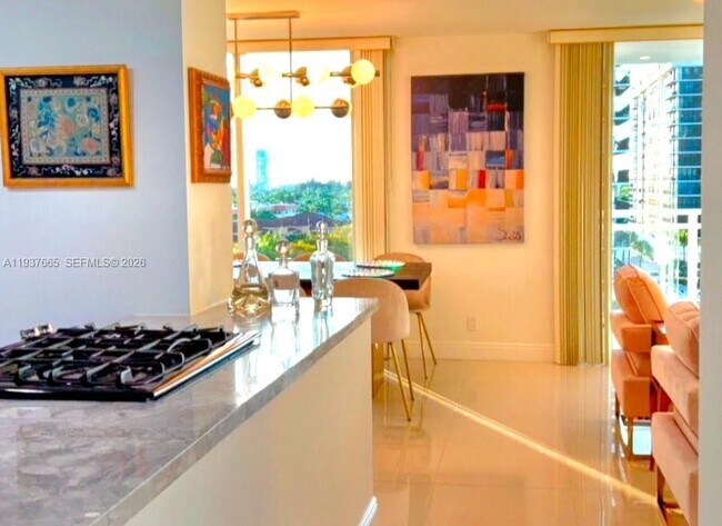 Building Photo - 2030 S Ocean Dr