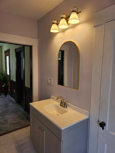 Building Photo - 262 N State St