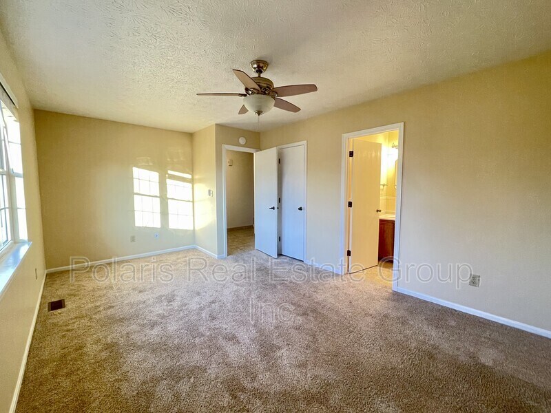 Building Photo - 978 Spring Meadow Dr