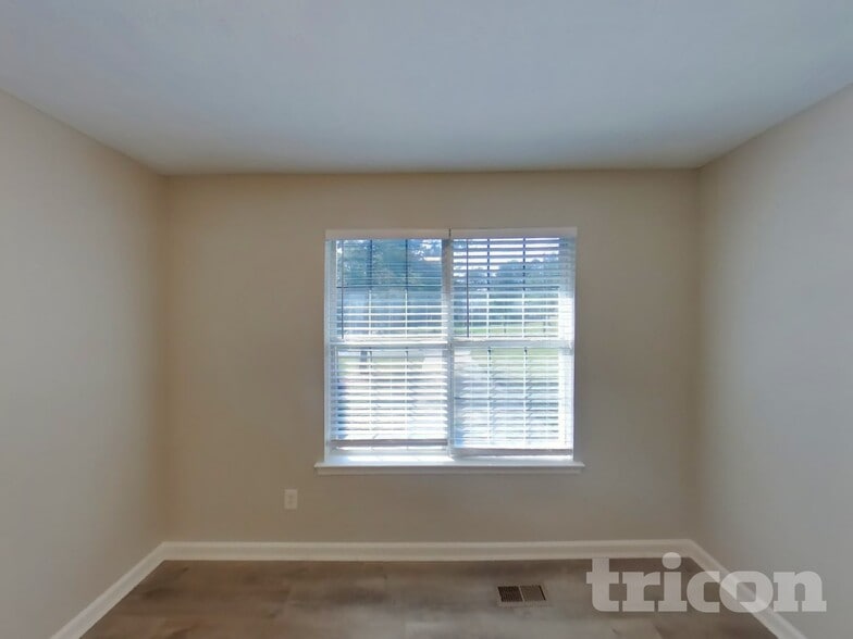 Building Photo - 365 Anna Ave