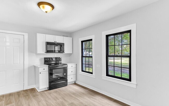 Building Photo - 211 Walnut St