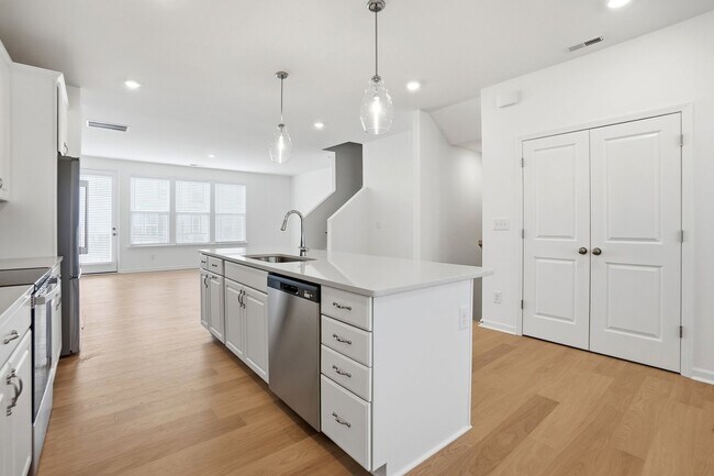 Building Photo - Brand-New Townhome in the University area at Senata at Research Park!