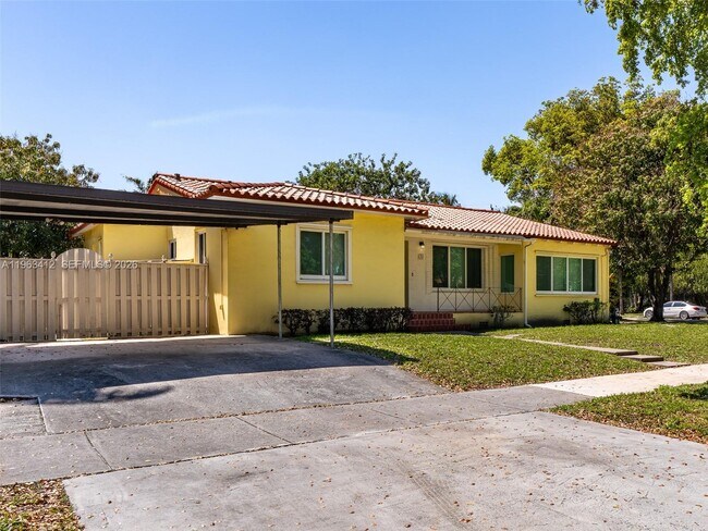 Building Photo - 630 SW 25th Rd