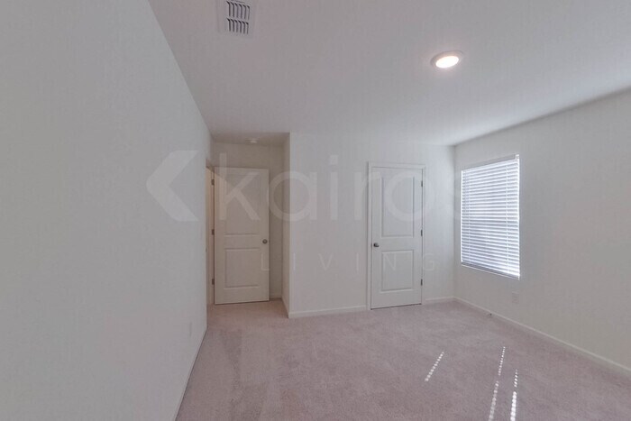 Building Photo - 103 Flat Rock Ml Trl