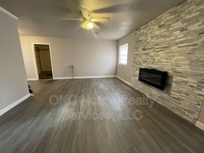 Building Photo - 3603 Willow Springs Dr