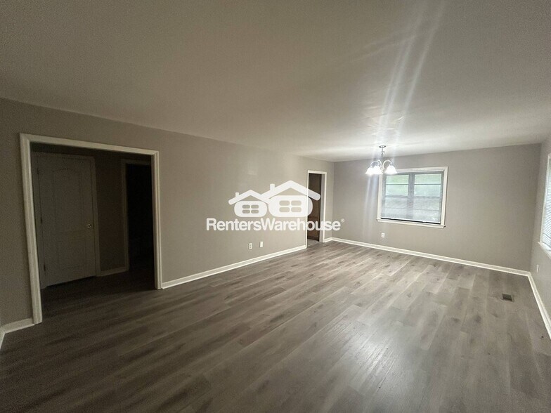 Building Photo - 837 Wear Dr