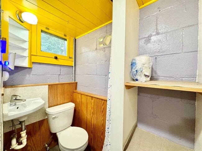 Building Photo - 6601 N Navin Ave