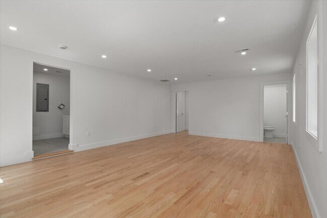 Building Photo - 3 Cummings Cir