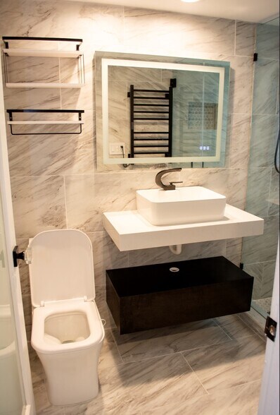 Master Bath - 992 NW 93rd Ave