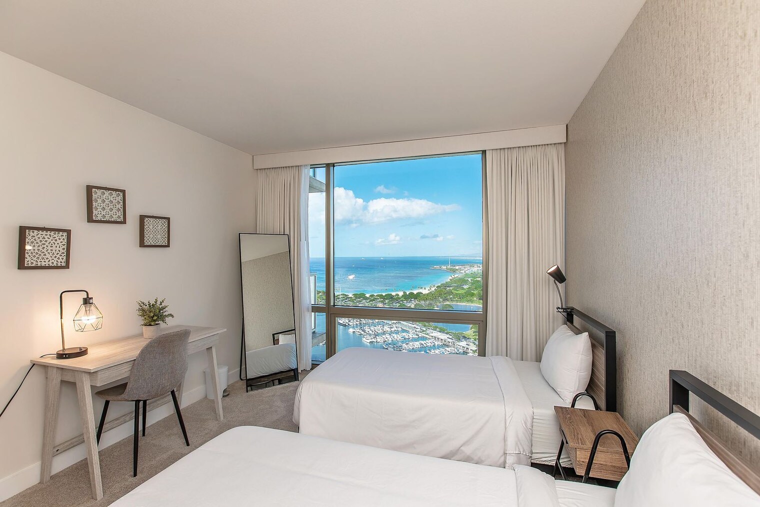 Building Photo - 1551 Ala Wai Blvd