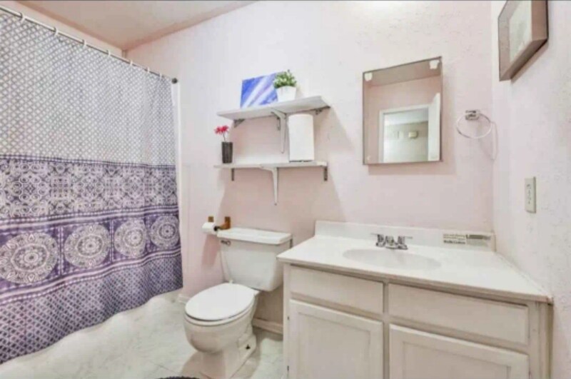 Building Photo - 6815 Huntbrook Dr