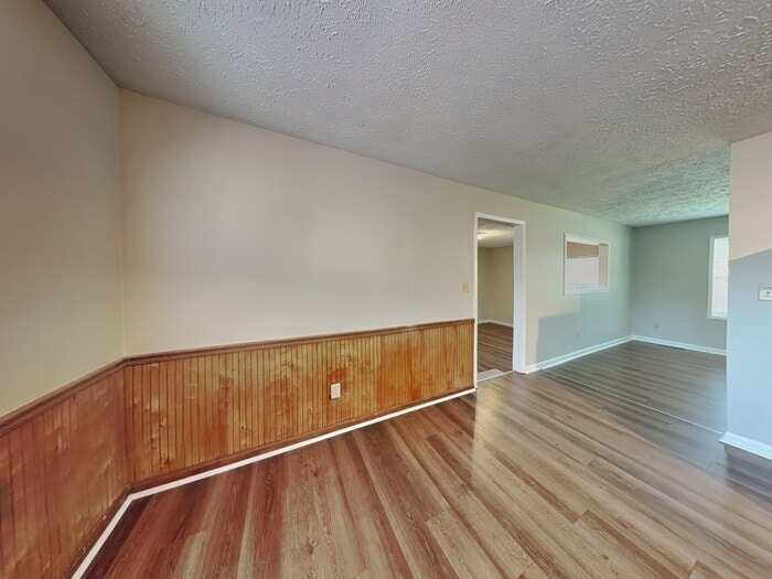 Building Photo - 1502 Elizabeth Dr