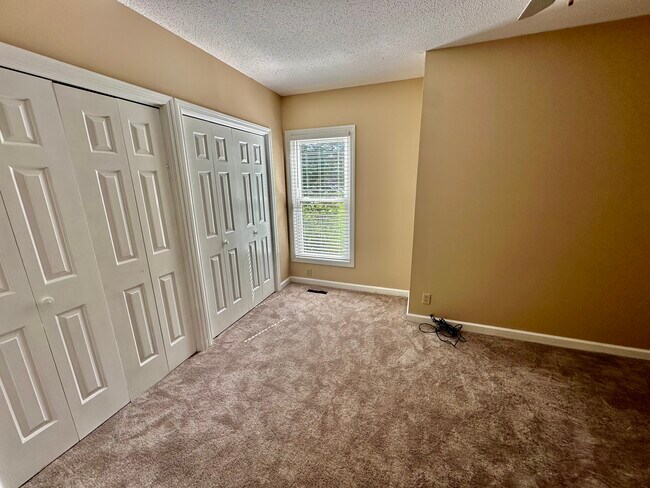 Building Photo - 107 Arcadia Ln