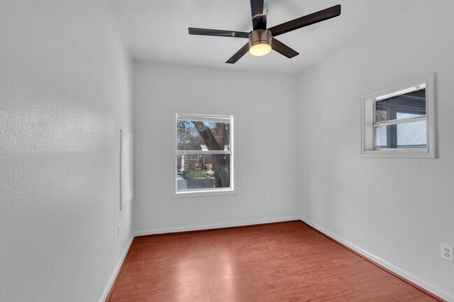 Building Photo - 8503 Rosemary Ln