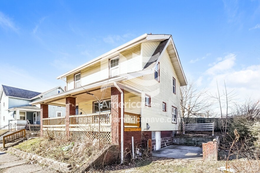 Building Photo - 913 Bedford Ave SW