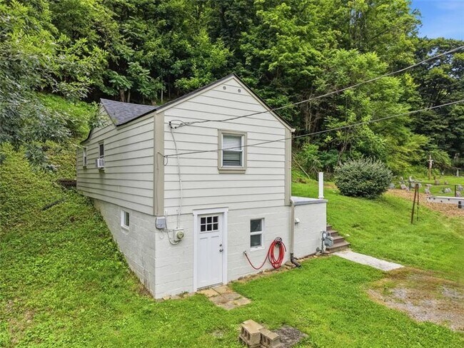 Building Photo - 424 Glenfield Rd