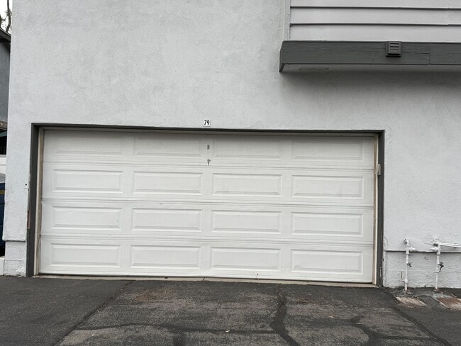 Building Photo - 20279 Green Hill Ln