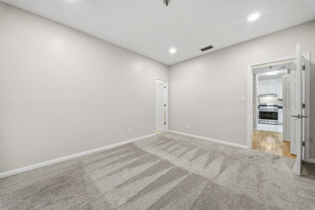 Building Photo - 300 Yarmouth St