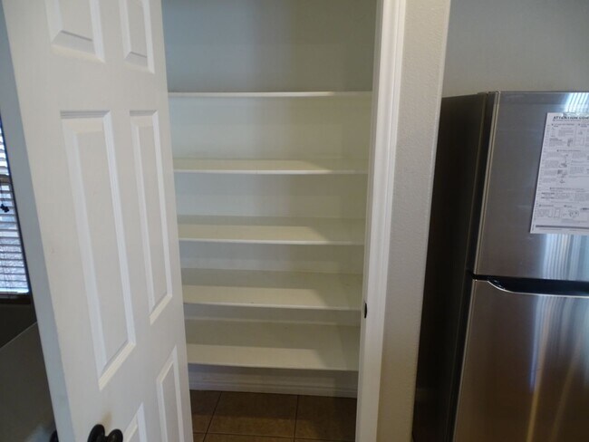 Building Photo - 3 Bed Southwest Home Convenient To The Durango Station Casino