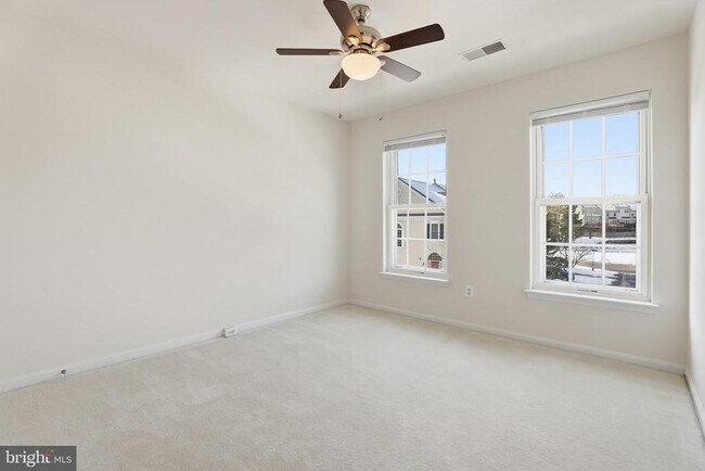 Building Photo - 6177 Derring St