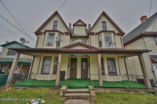 Building Photo - 1416 Capouse Ave
