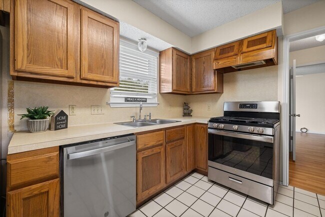 Building Photo - 1471 Co Rd A