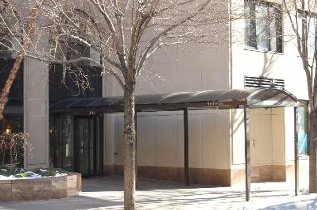 Building Photo - 343 E 74th St