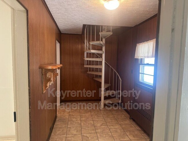 Building Photo - 151 Tanner Ln