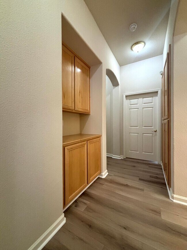 Building Photo - Gorgeous 3 Bed 2.5 Bath with SOLAR! 55+ Community
