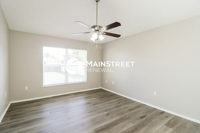 Building Photo - 4 Bedroom Pet-Friendly Home in LAKELAND, FL with Main Street Renewal