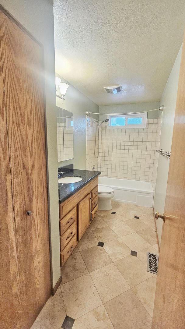 Building Photo - Charming 4 Bed 2 Bath Home in Wedgewood