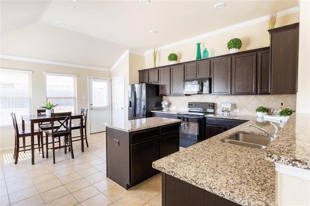 Building Photo - 14401 Chino Dr
