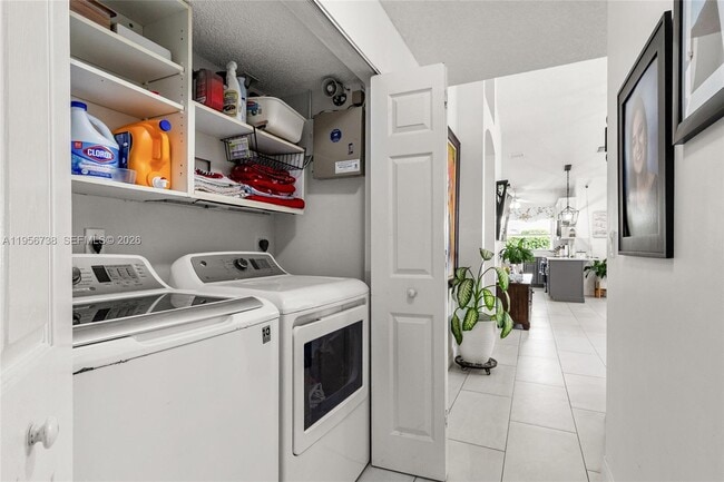 Building Photo - 6207 Floral Lakes Dr