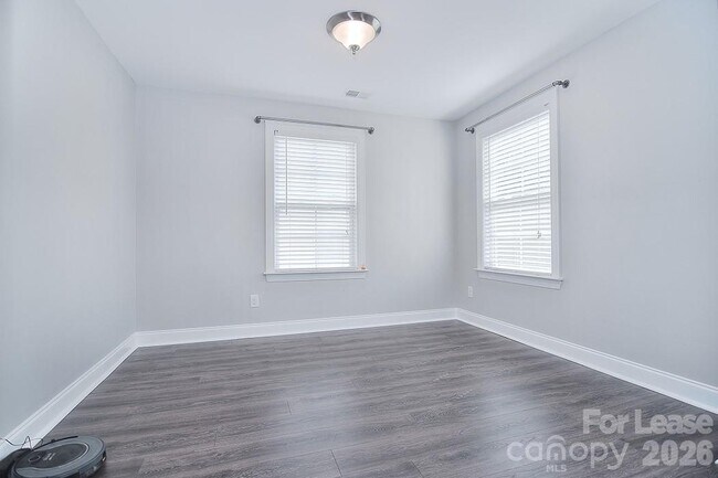Building Photo - 1445 Overlea Pl NW
