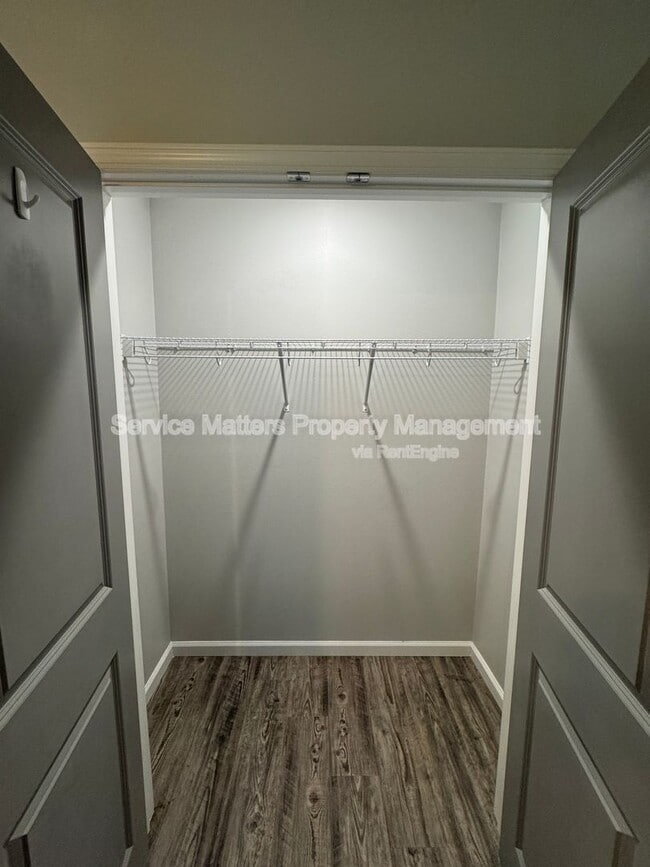 Building Photo - 6850 Stirrup Ln