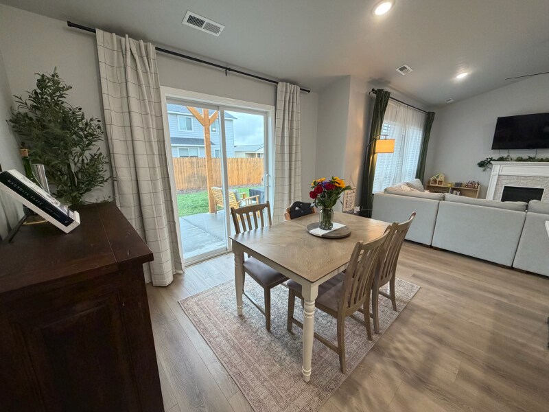 Building Photo - 1910 SW Cooper Ave