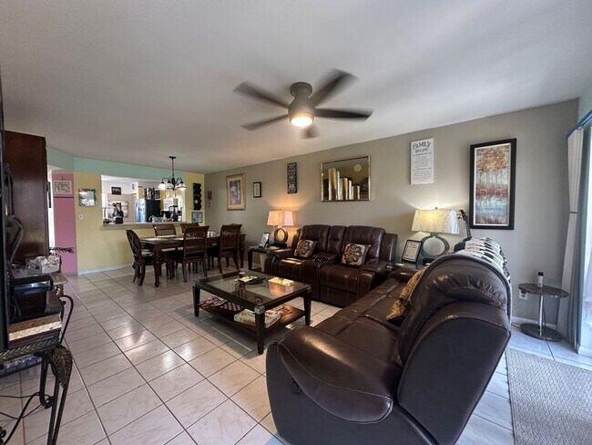 Building Photo - 1448 Churchill Cir