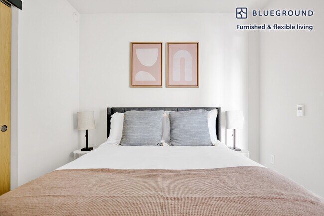 Building Photo - 15511 NE 22nd Pl