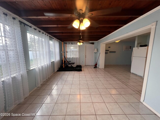 Building Photo - 2807 Tropic Rd