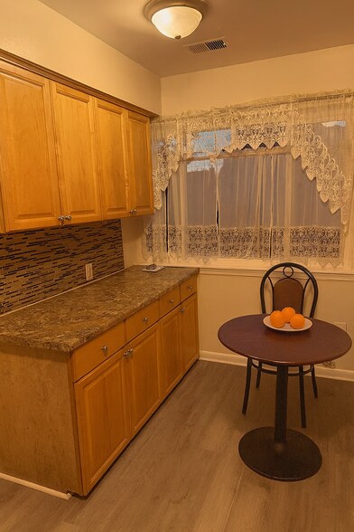 Building Photo - 17431 Hoskinson Rd